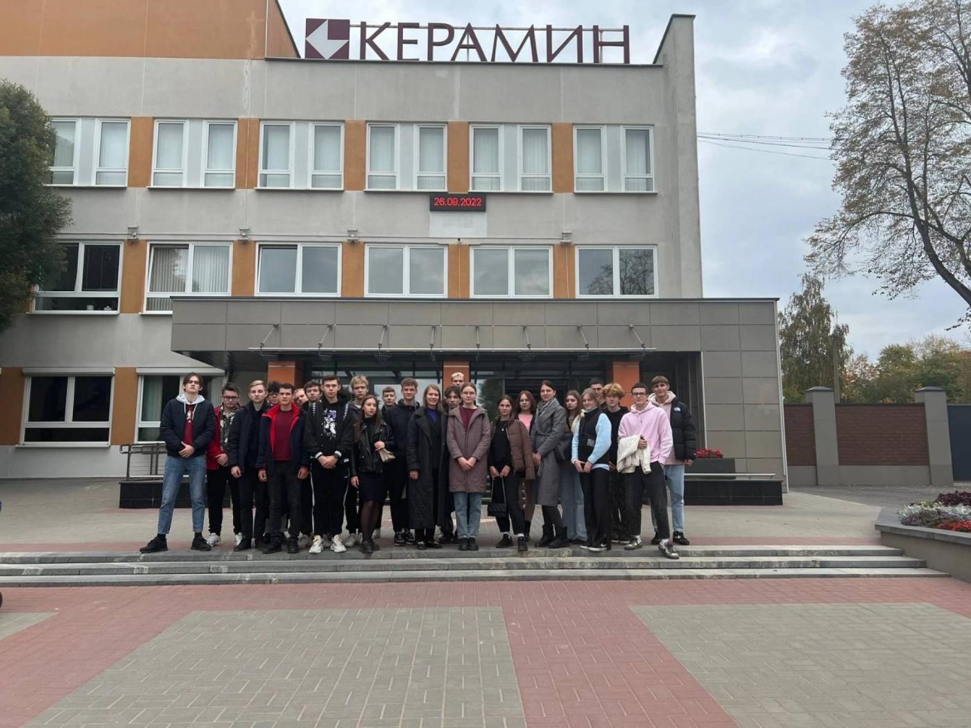 Студенты ФГДЭ ознакомились с производством керамических плиток